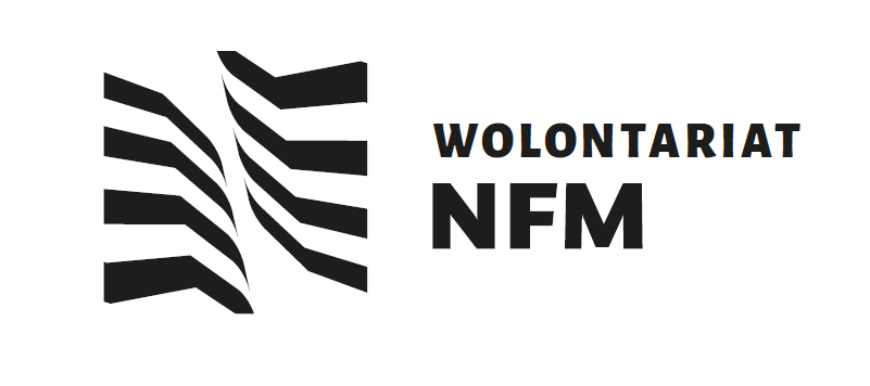 Baner z napisem Wolontariat NFM.